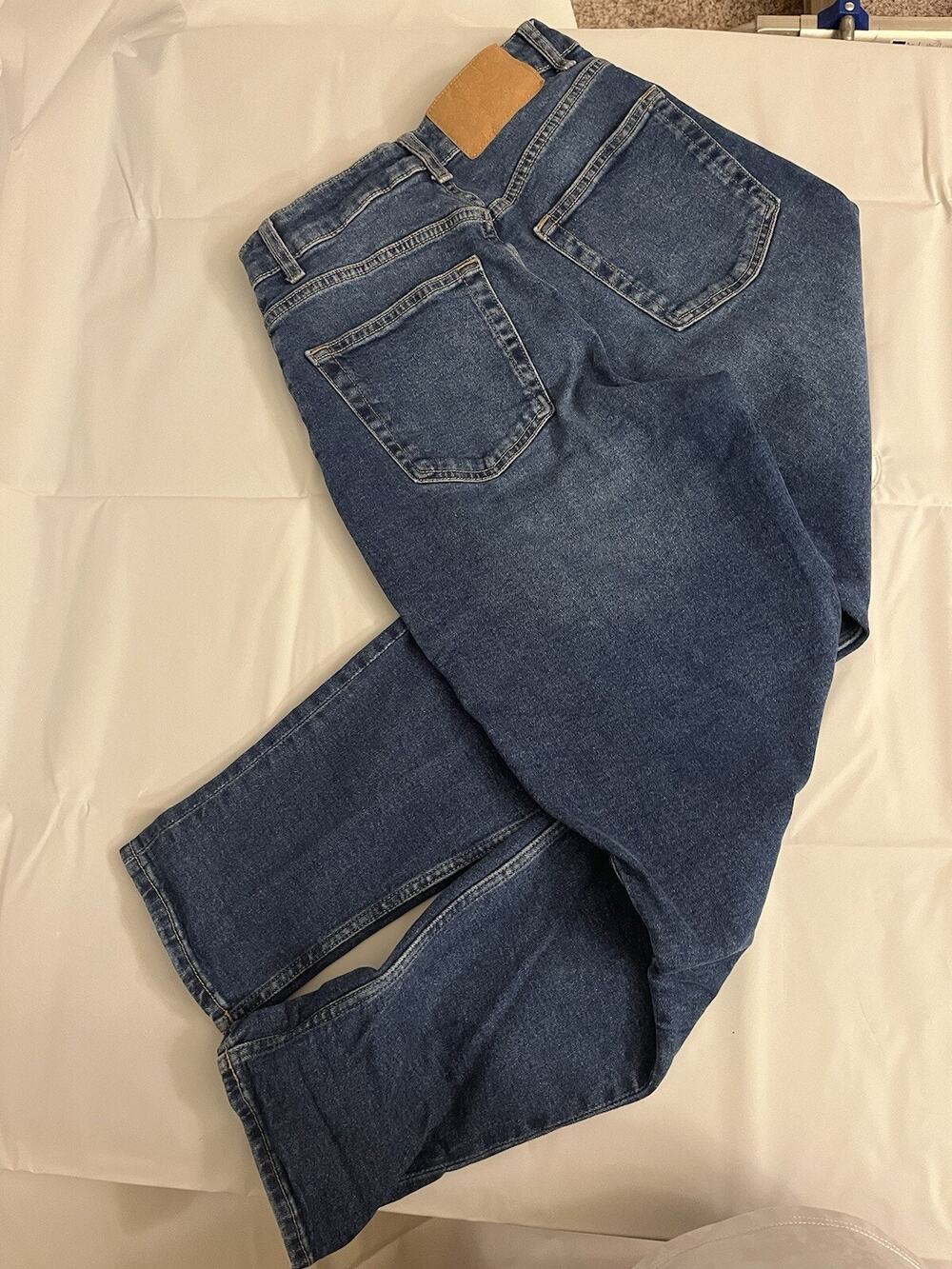 Women’s H&M Jeans 1 Denim And one Divided Straight Leg Size 4